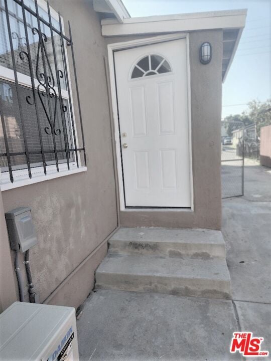 Building Photo - 1241 E 80th St