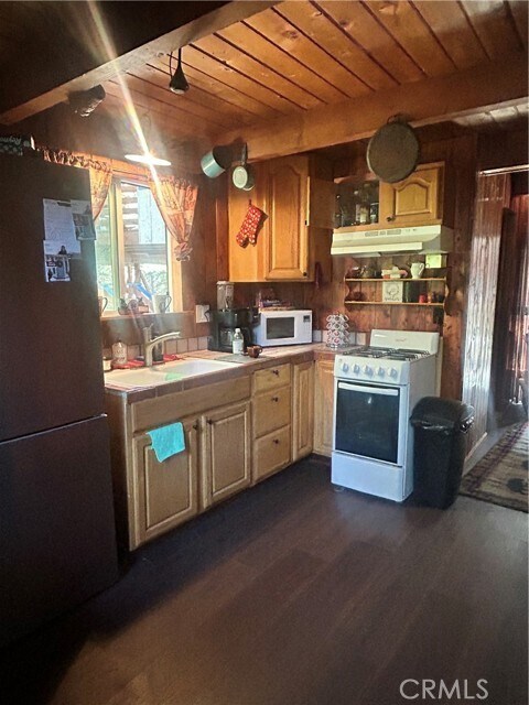 Building Photo - 32744 Encina Dr
