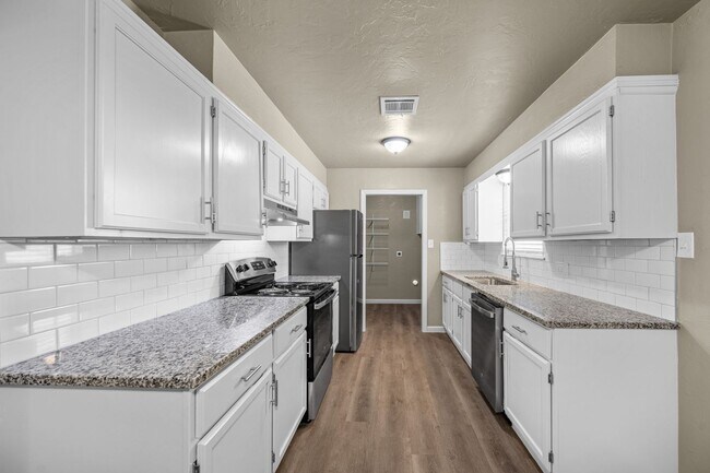 Building Photo - 408 SW 71st St