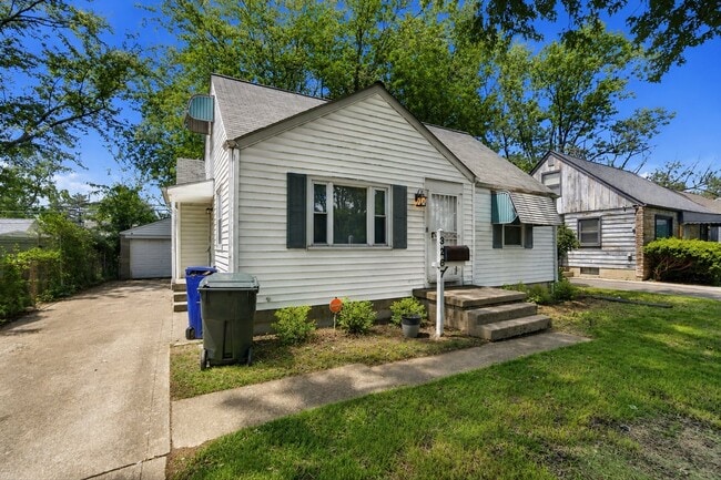 Building Photo - 3267 Walmar Dr
