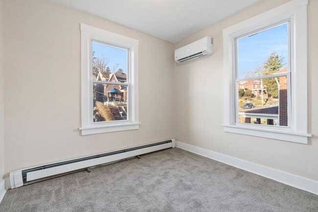 Building Photo - Newly Renovated 3 Bedroom home in East Pittsburgh available now!