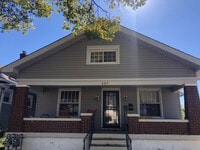 Building Photo - 630 E Barbee Ave