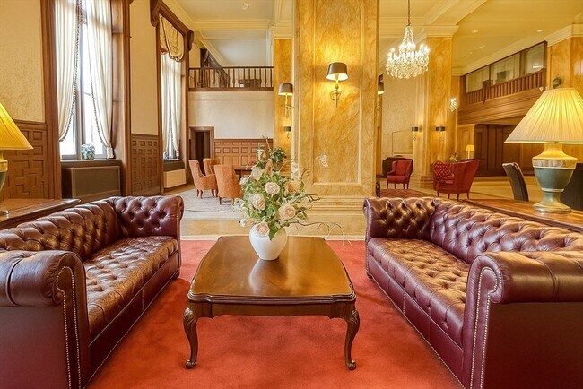 Building Photo - 140 Chestnut St