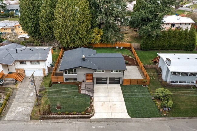 Building Photo - CLICK "REQUEST A TOUR" NOW!