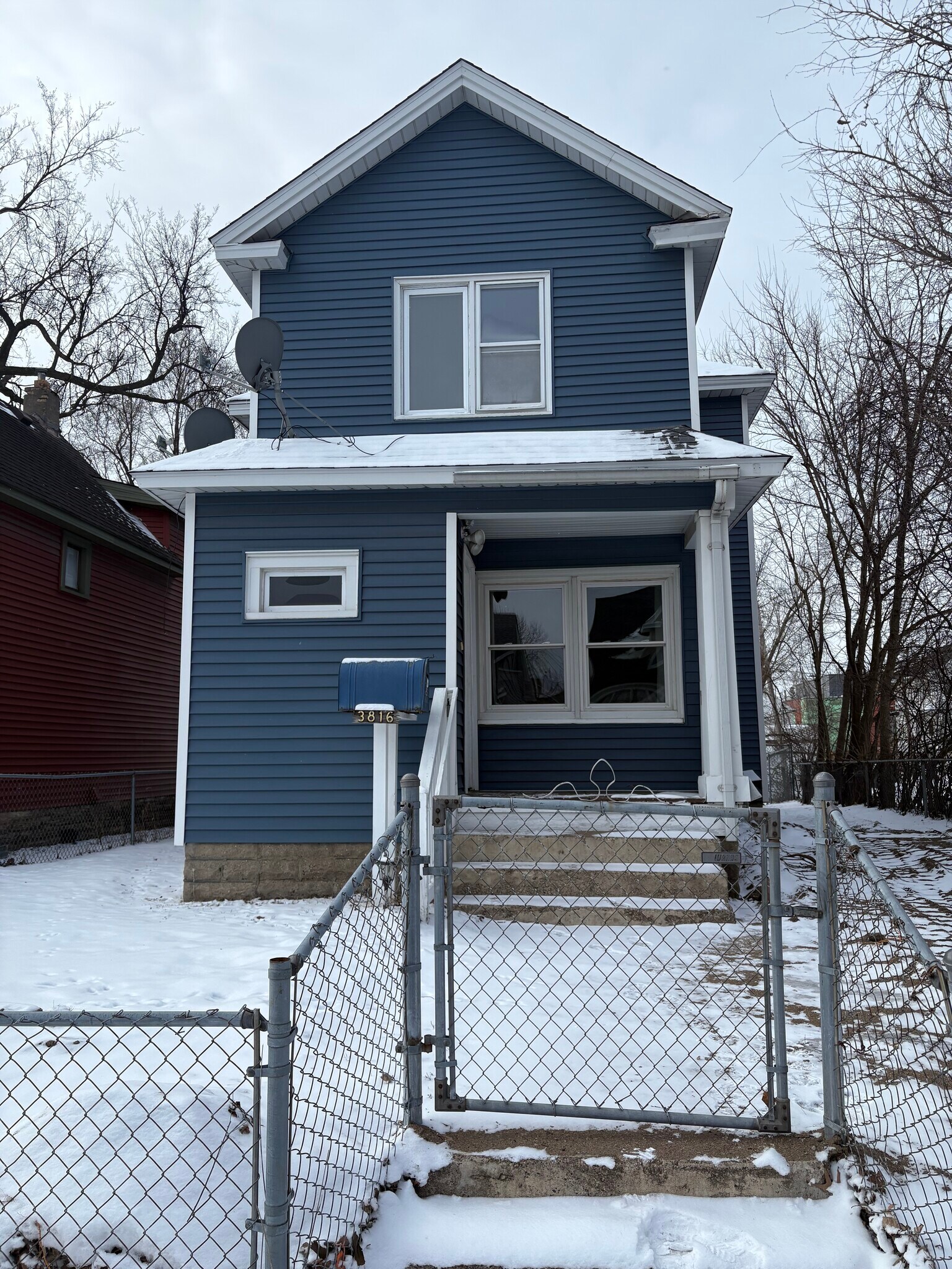 Building Photo - 3816 4th Ave S