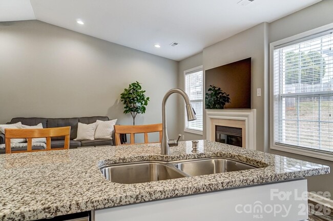 Building Photo - 5519 Waverly Lynn Ln