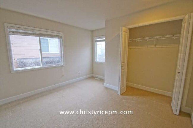 Building Photo - 308 239th Way SE