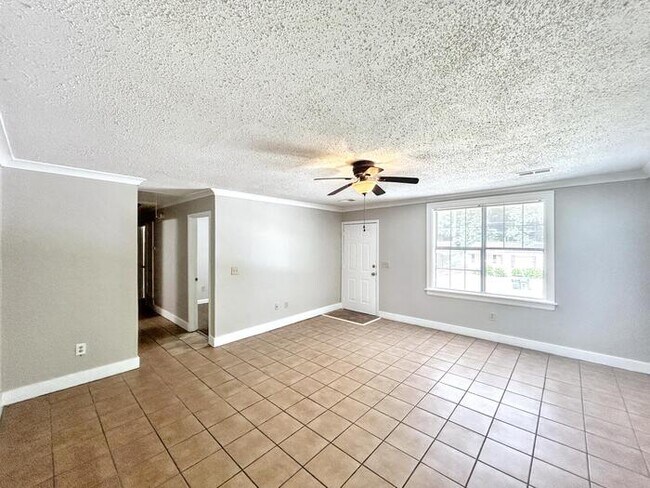 Building Photo - 3582 Kensett Dr