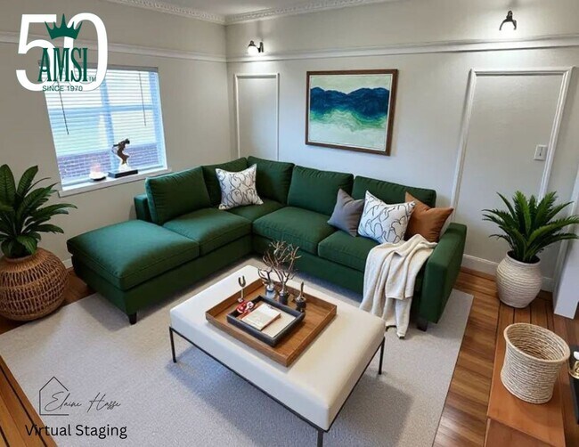 Building Photo - Sunlit 3-Bed, 2-Bath Home Steps from Balbo...