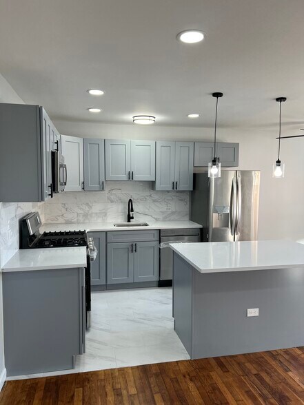 Building Photo - 924 Stuyvesant Ave