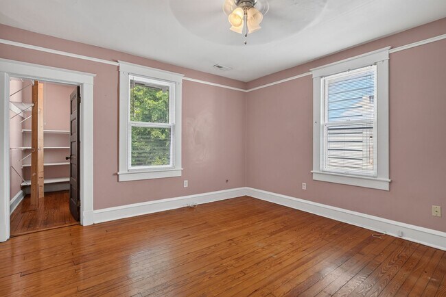 Building Photo - 325 50th St