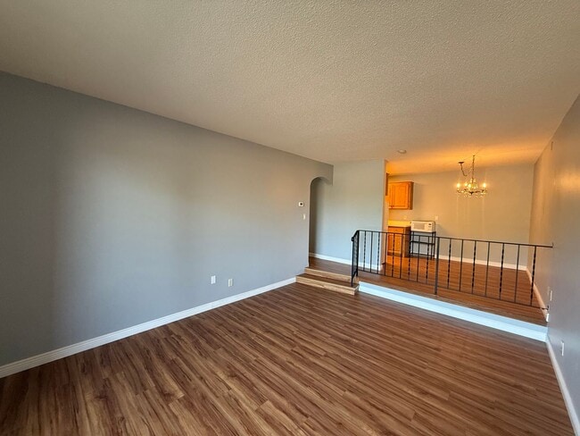 Building Photo - Spacious 2BR Edina Condo with Updated Interior, Outdoor Pool & Underground Parking