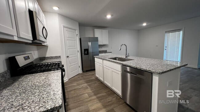 Building Photo - 13580 Cannes Ct