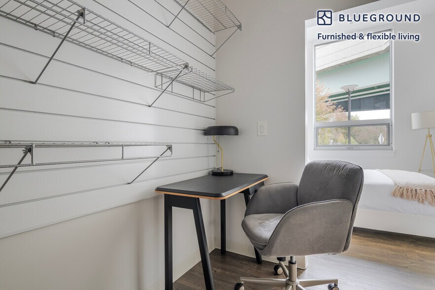 Building Photo - 5 Glassworks Ave