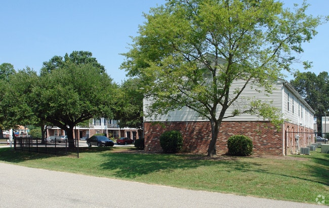 Building Photo - Saint Regis