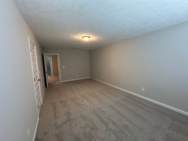 Building Photo - Brand New Townhome In Shelbyville - MOVE I...