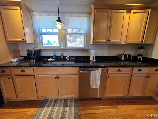 Building Photo - 5358 W Lake Rd