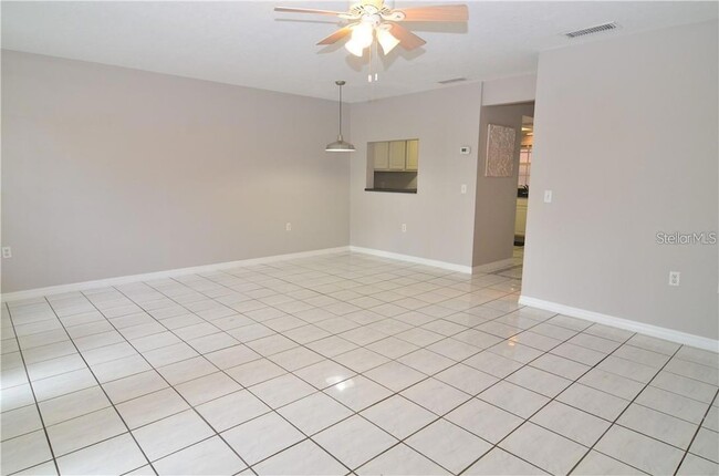 Building Photo - 106 S Primrose Dr