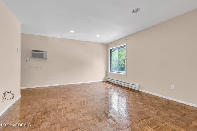 Building Photo - 30 Meadow Green Cir