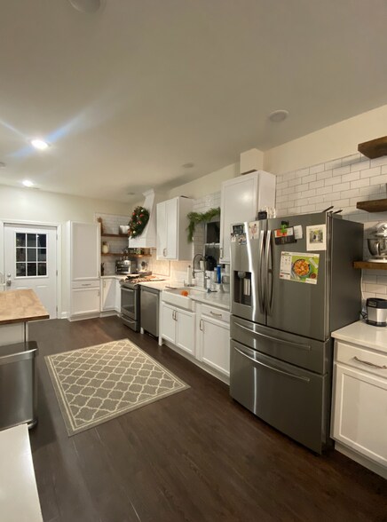 Kitchen - 1718 N Campbell Ave