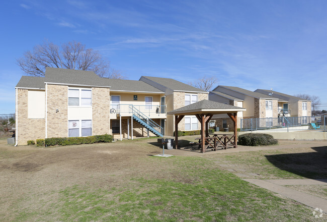 Building Photo - Willow Wood Apartments