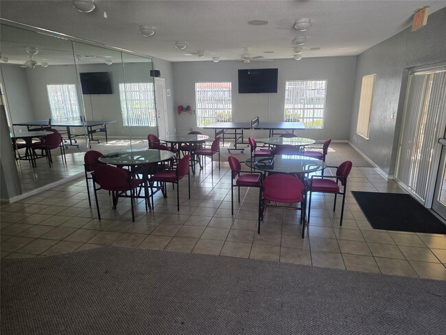 Building Photo - 251 S Cypress Rd