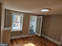 Building Photo - 334 N Market St