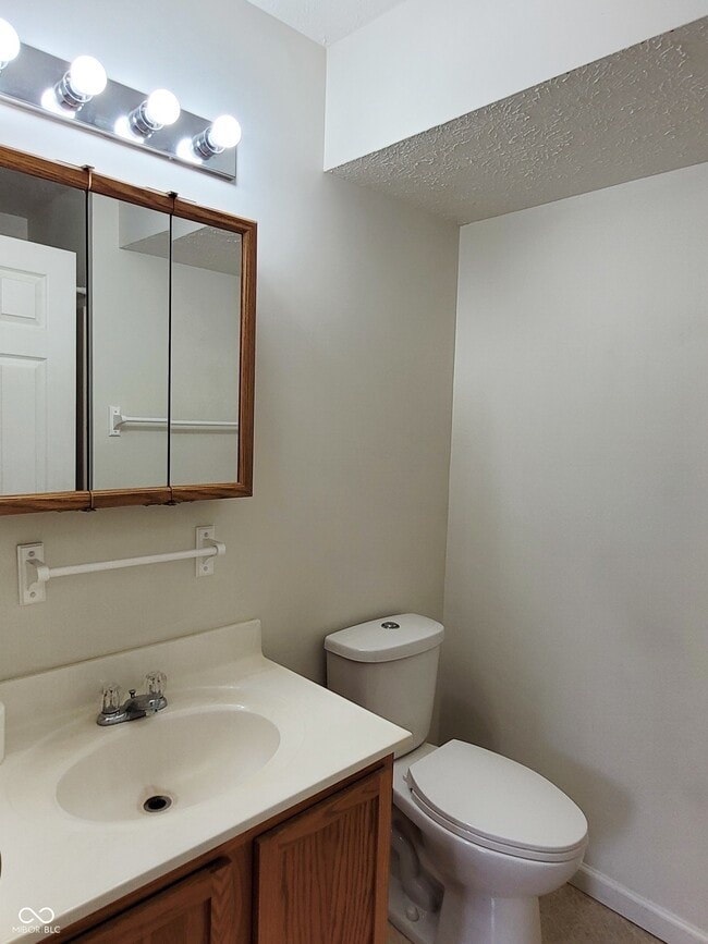 Building Photo - 250 Locust Ln