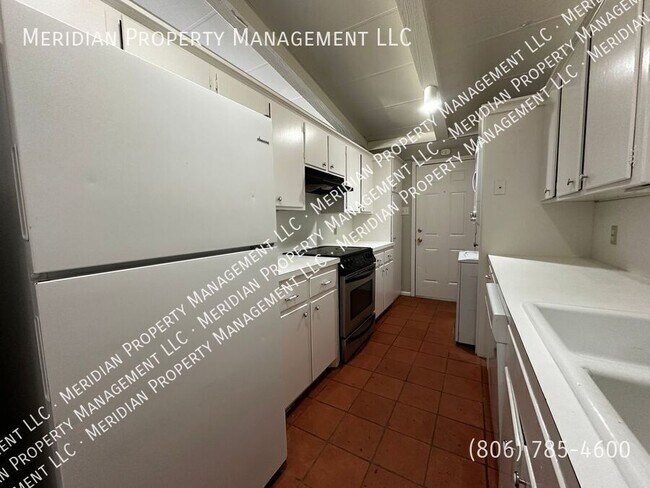 Building Photo - 2003 32nd-A