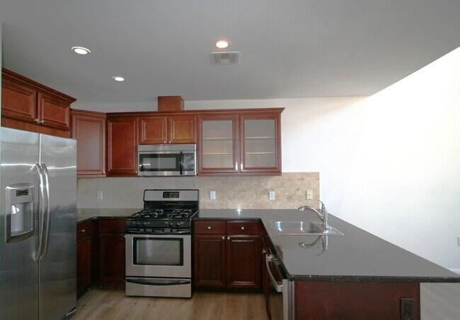 Building Photo - 769 Montgomery St