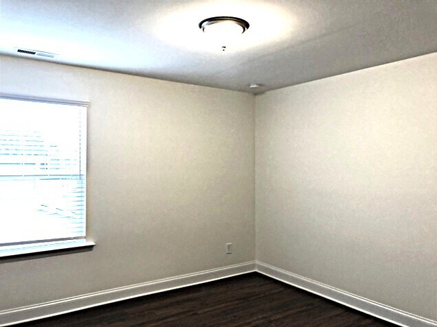 Building Photo - 203 Gregory Dr