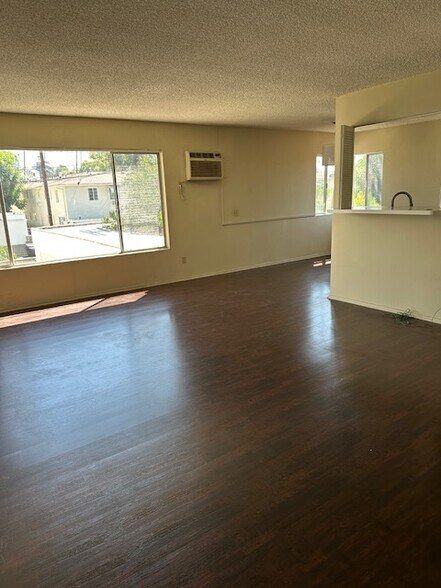 Building Photo - 1326 N Central Ave