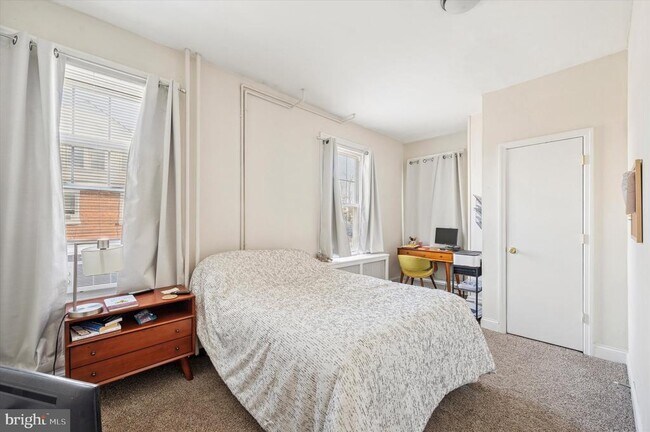 Building Photo - 118 Walnut Ave