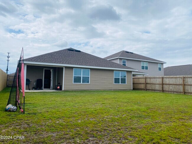 Building Photo - 127 Tiller Dr