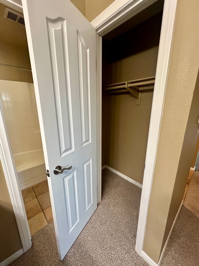 Building Photo - Spacious 1BR Condo in the Heart of Normal Heights – Prime Location + Parking! (Pre-leasing! Move ...