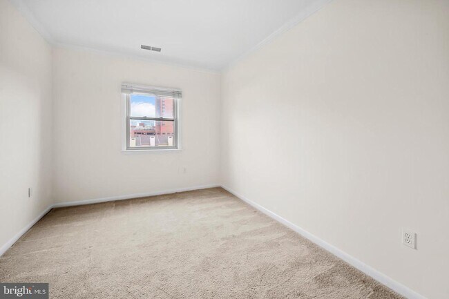 Building Photo - 123 W Barre St