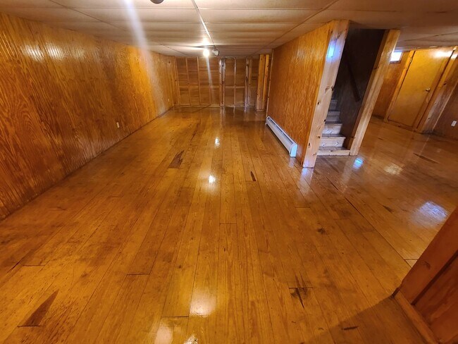 Building Photo - 426 S County Trail