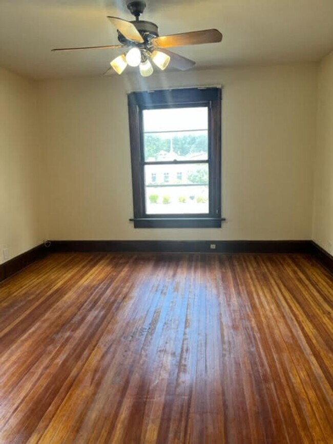 Building Photo - 1843-1845 W 3rd St