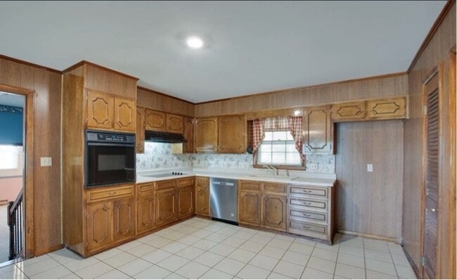 Building Photo - 11207 Crestfield Dr SE