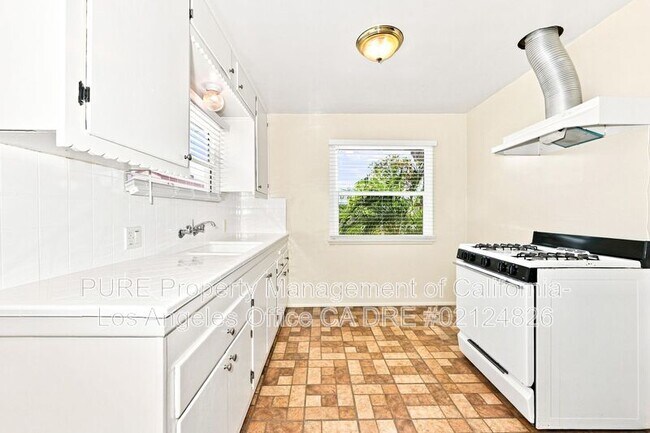 Building Photo - 4615 168th St