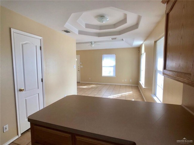 Building Photo - 13 N Cross St