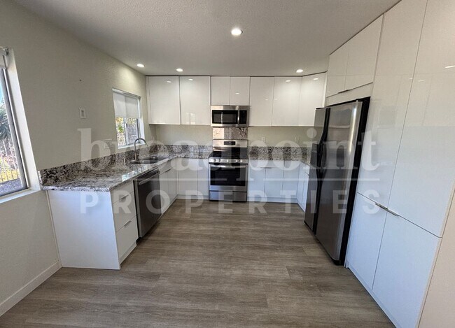 Building Photo - 15635 Corte Raposo