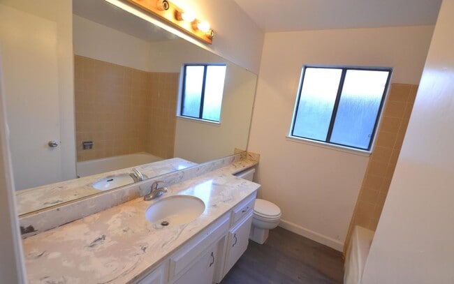 Building Photo - 5510-5510 Fair Oaks Blvd