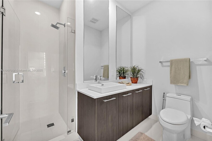 Building Photo - 45 SW 9th St