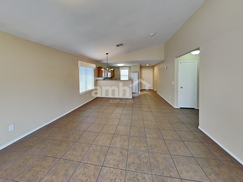 Building Photo - 16425 N 113th Dr