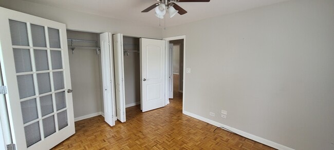 Building Photo - 1500 W Touhy Ave