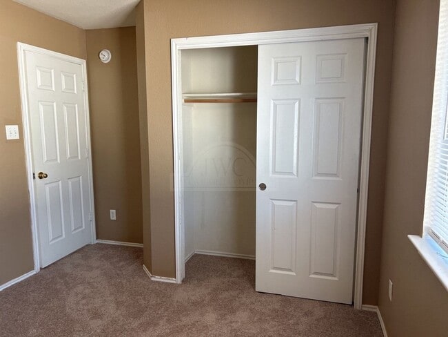 Building Photo - 4402 Golden Gate Dr