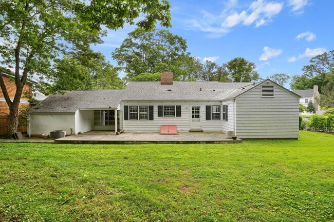 Building Photo - 35 Skylark Rd