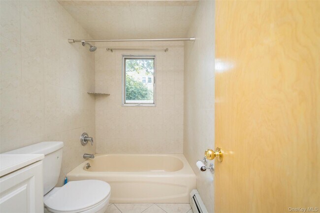 Building Photo - 11 7th St