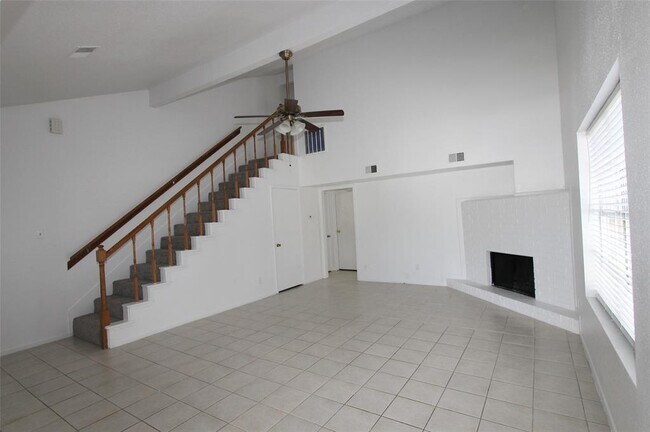 Building Photo - 6612 Tamar Dr
